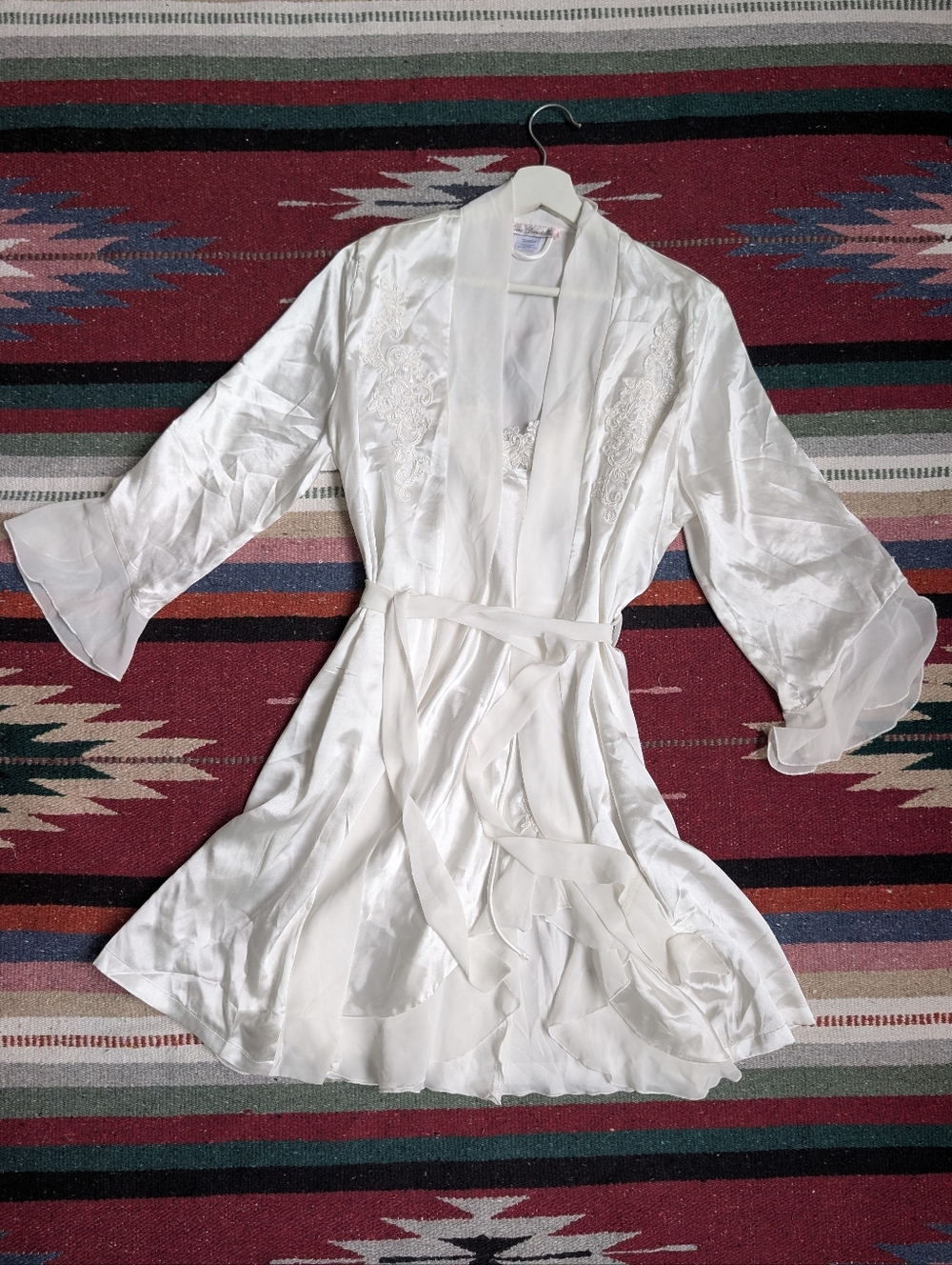 Linea Donatella White Silky Ruffle Gown And Robe S/M